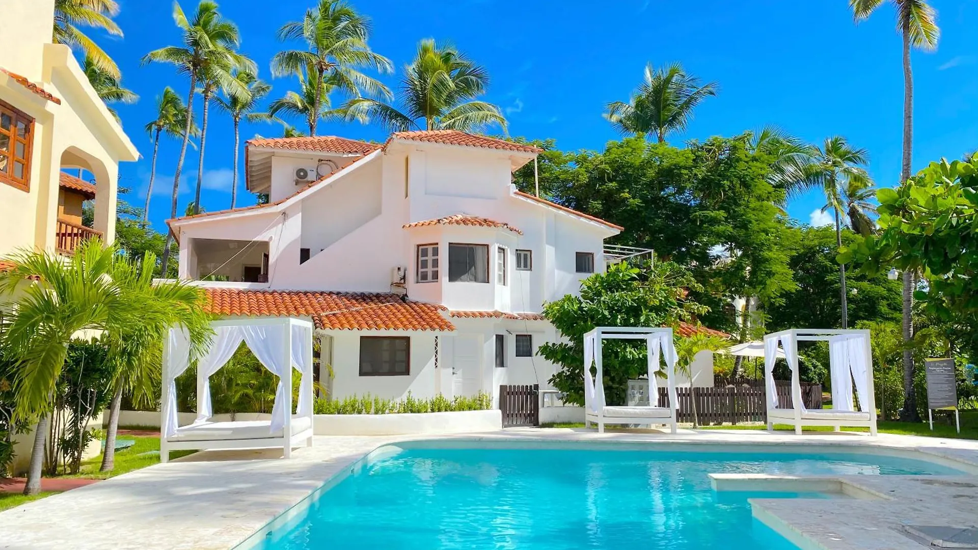 Hotel Deluxe Villas Bavaro Beach & Spa - Best Price For Long Term Vacation Rental Punta Cana